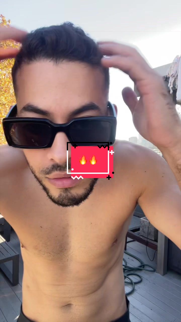 @lian_hilton