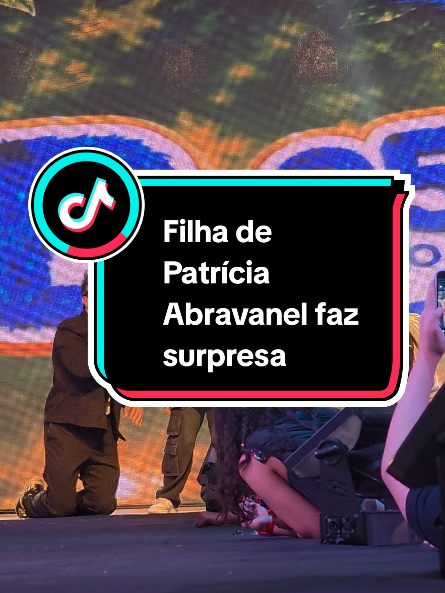 @Famosando