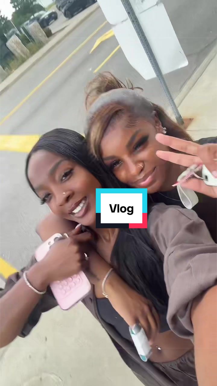 @👩🏾&zwj;❤️&zwj;💋&zwj;👩🏾