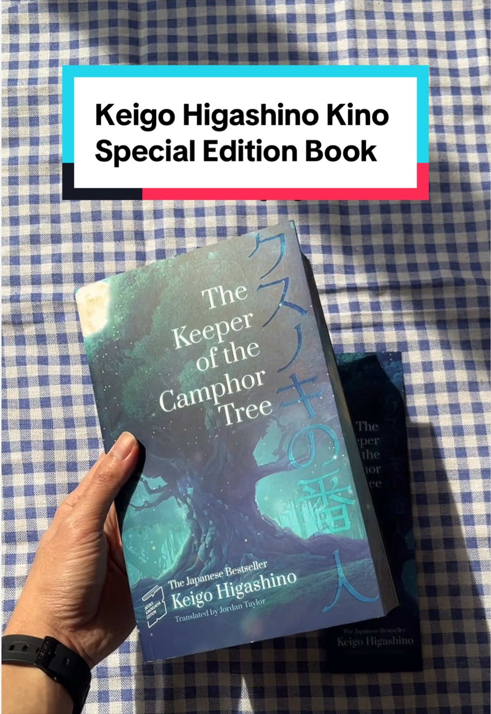 @DefinitelyBooks