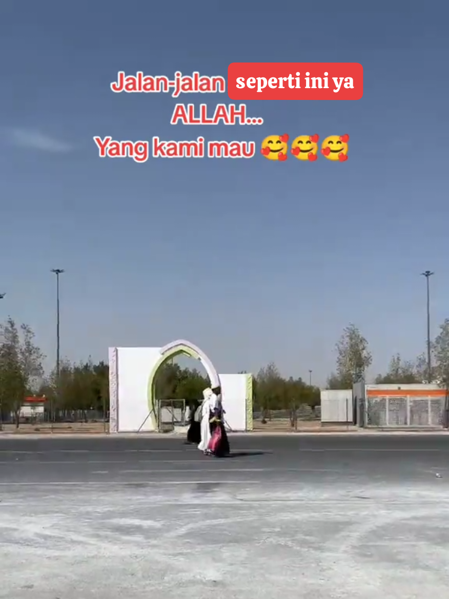 @༻ Yanie FaRa ༺