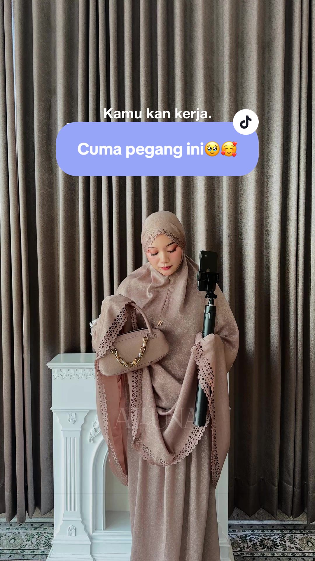 @Alluna