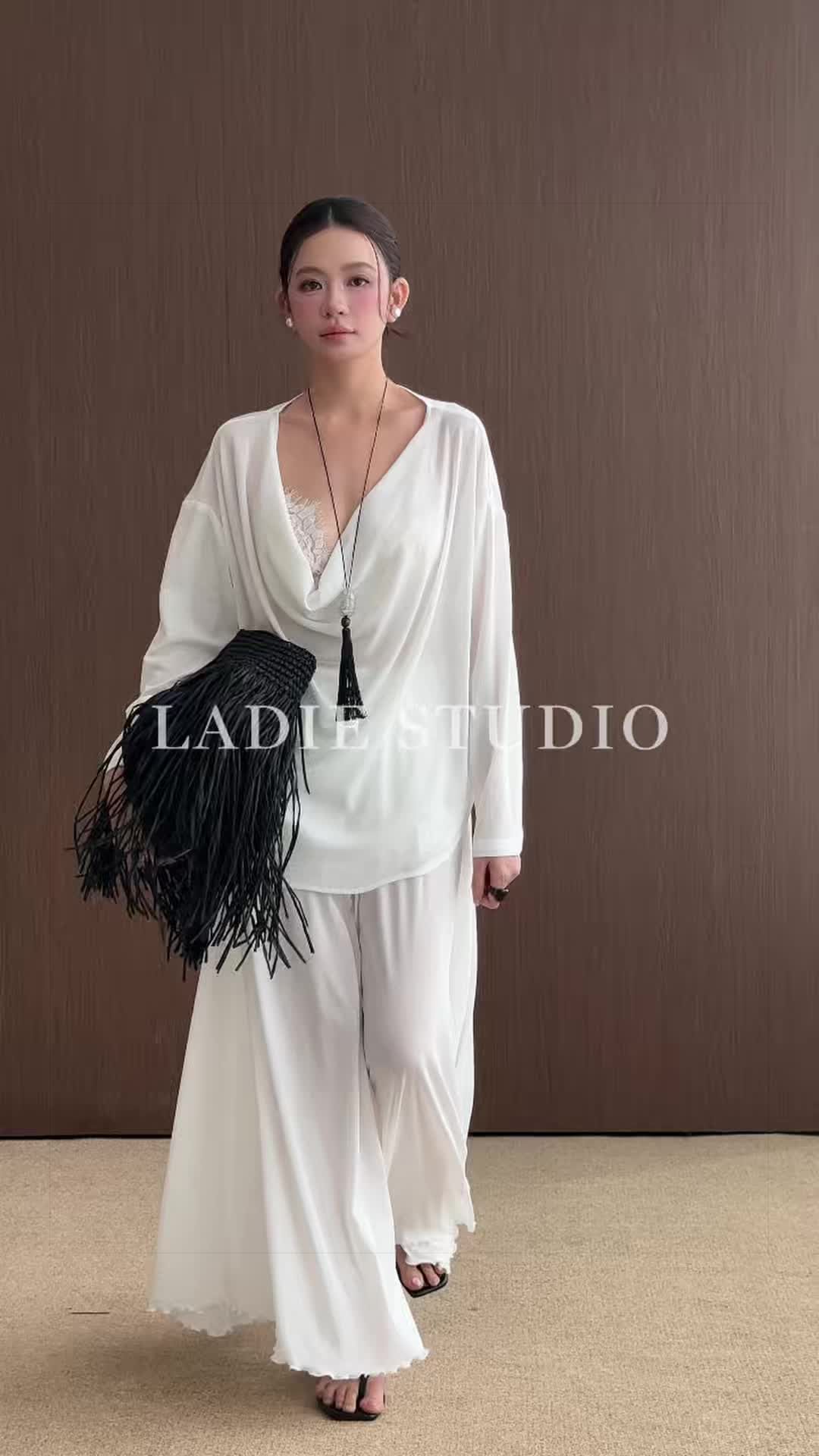 @Vẫn l&agrave; bạn nhưng sang hơn