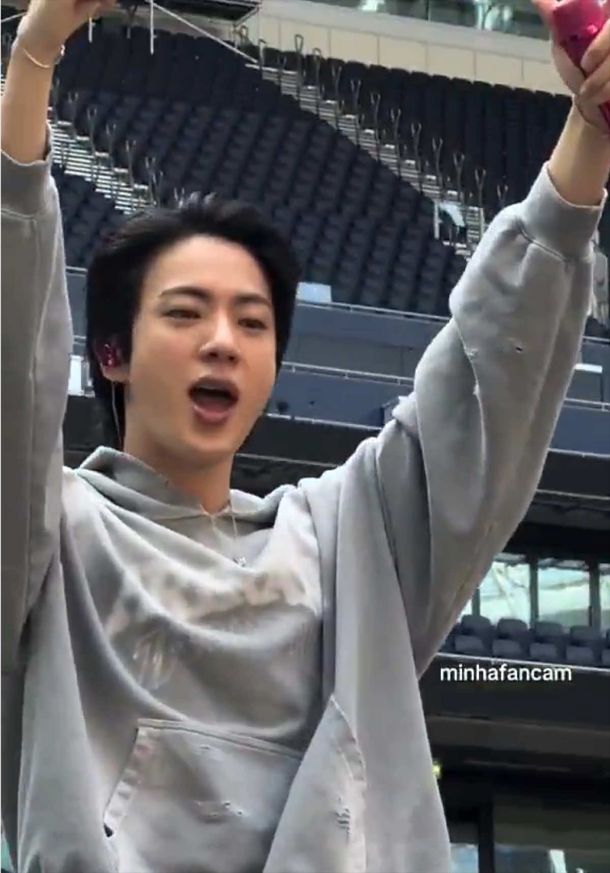 @Kim Seokjin Peaches