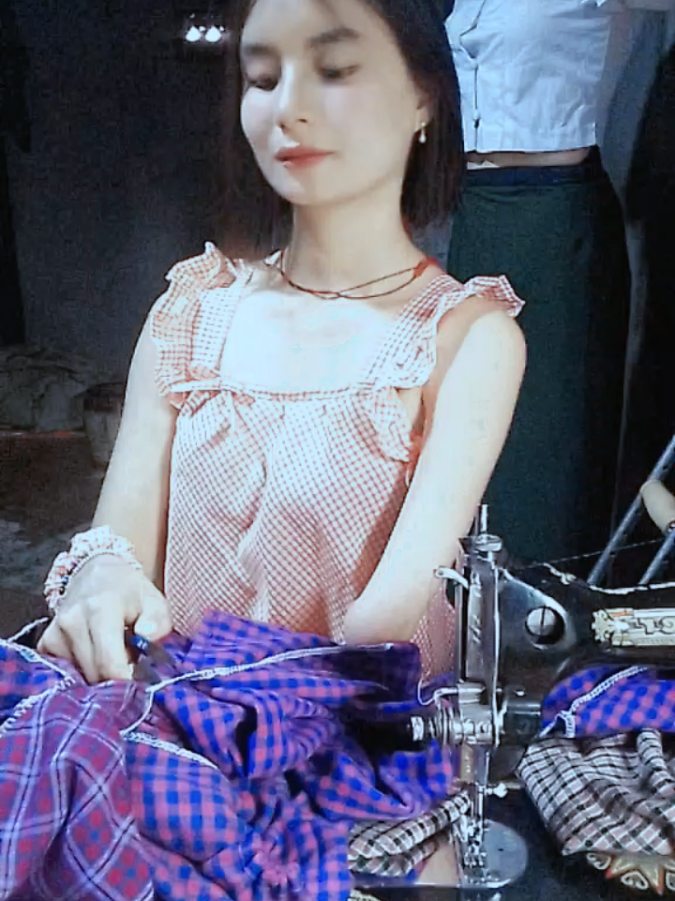 @🪡🧵စက်ချုပ်သူလေး👚[Tailor ]
