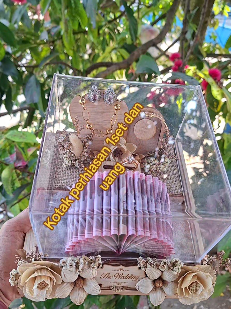 @Siti Fatimah|Gift Box
