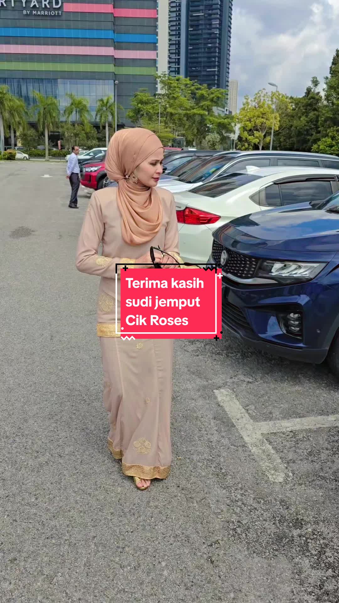 @Cik Roses 🌹