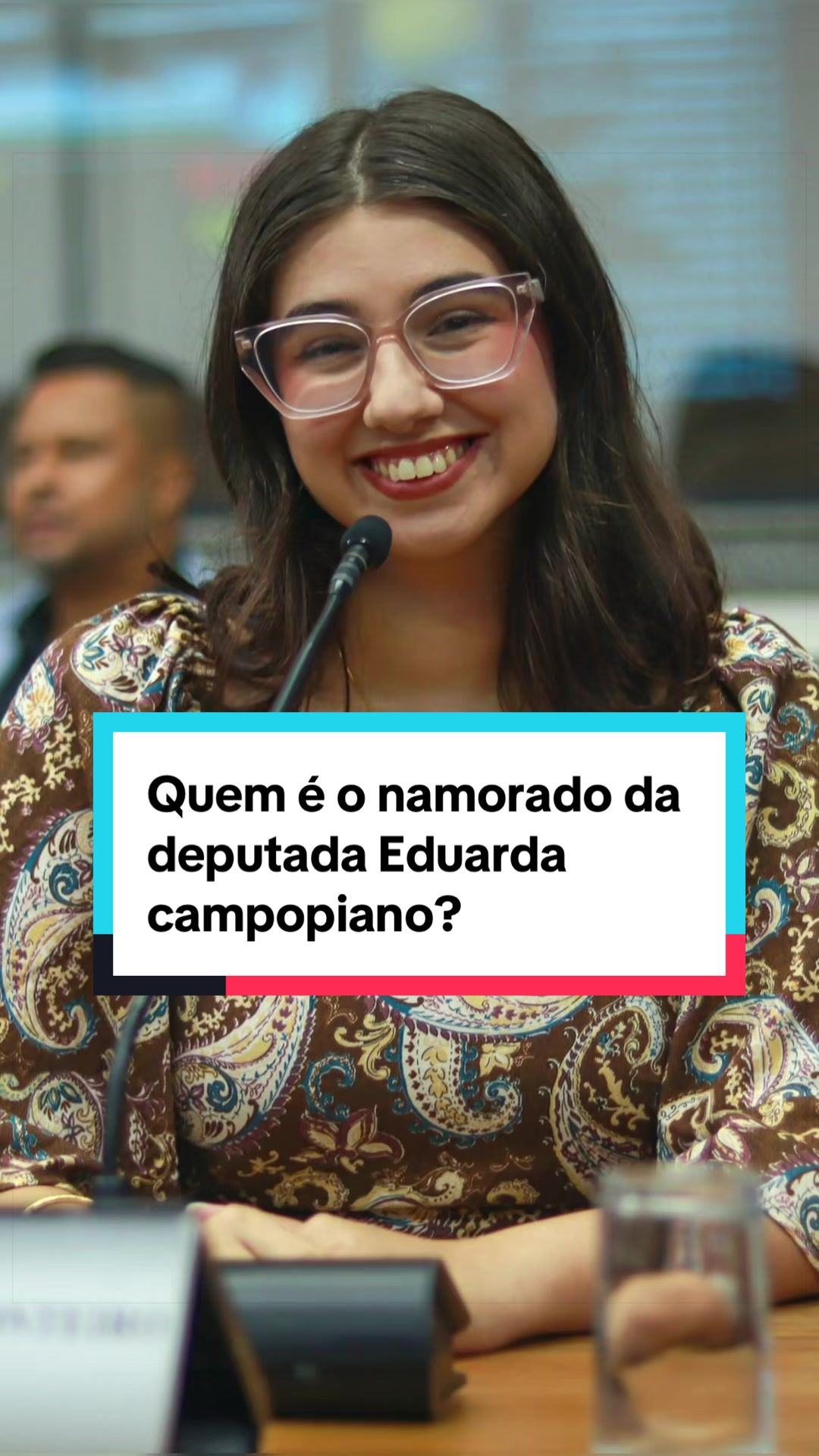 @Desvendando Famosos