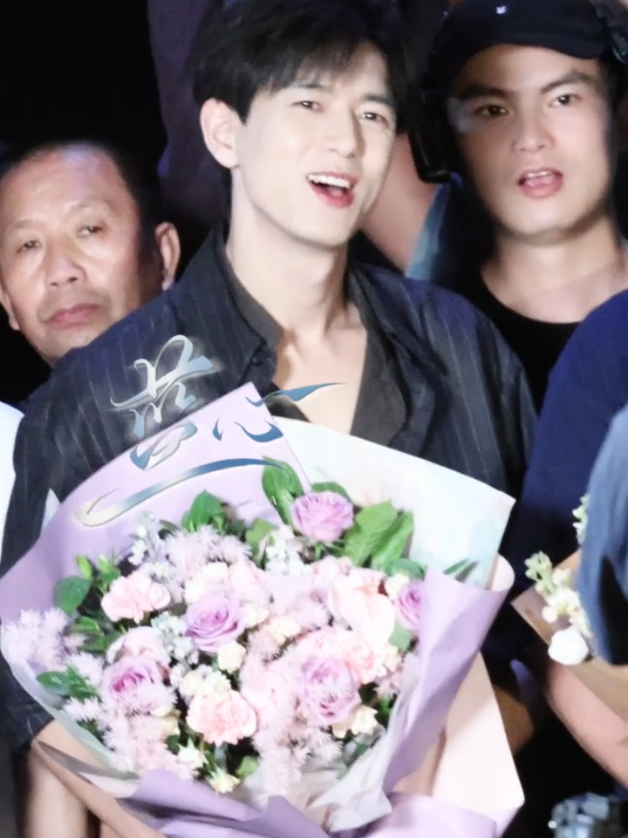 @𝗟𝗜 𝗫𝗜𝗔𝗡🍒