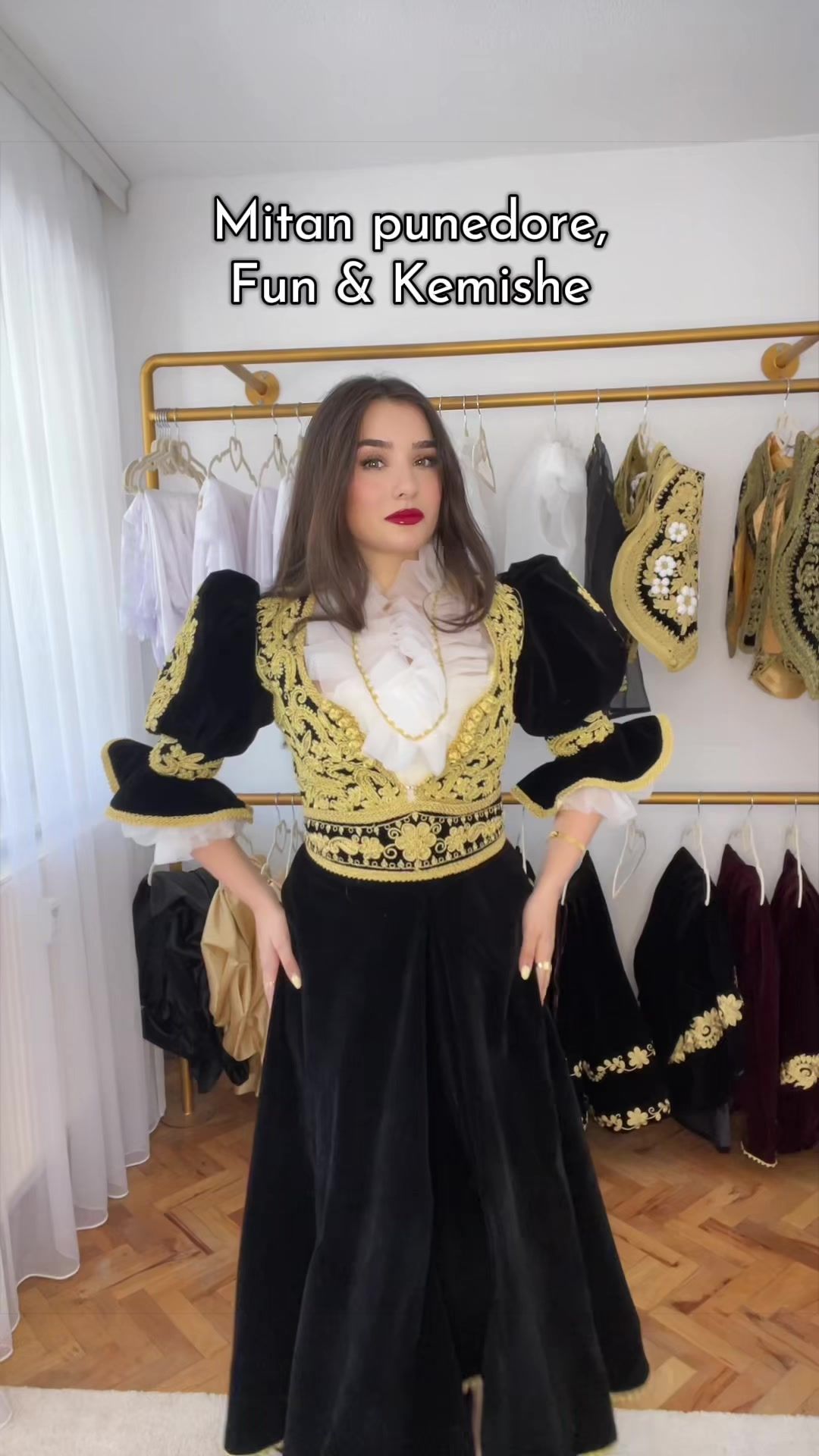 @Elena - Veshje Tradicionale