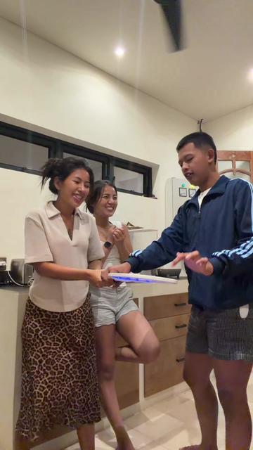 @Vanialong