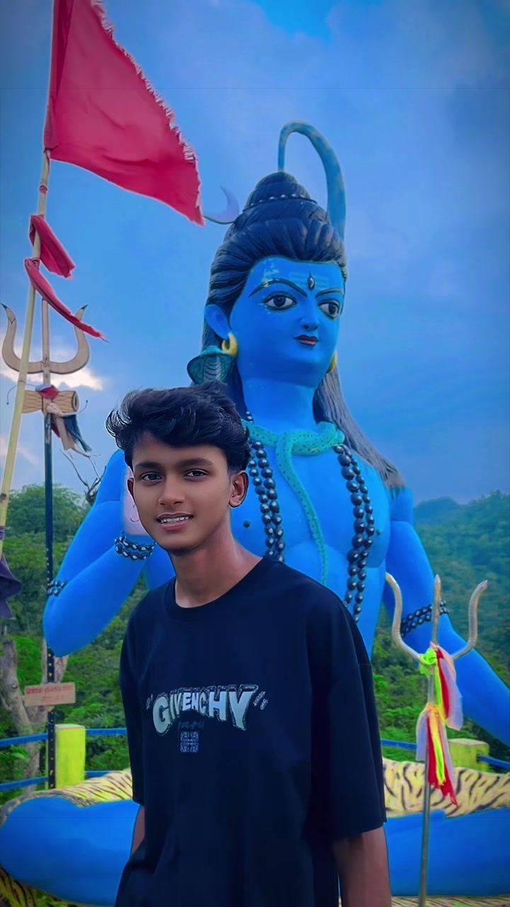 @MADHESI__XAURA