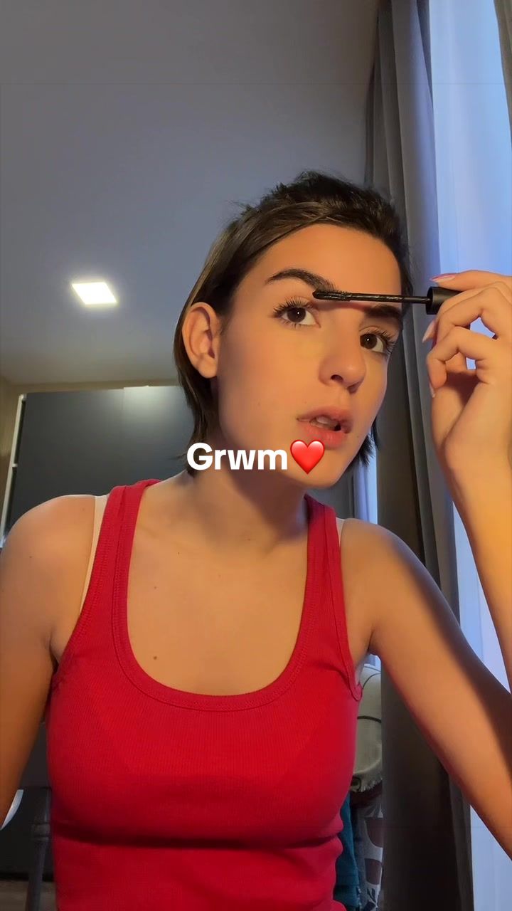 @Elee