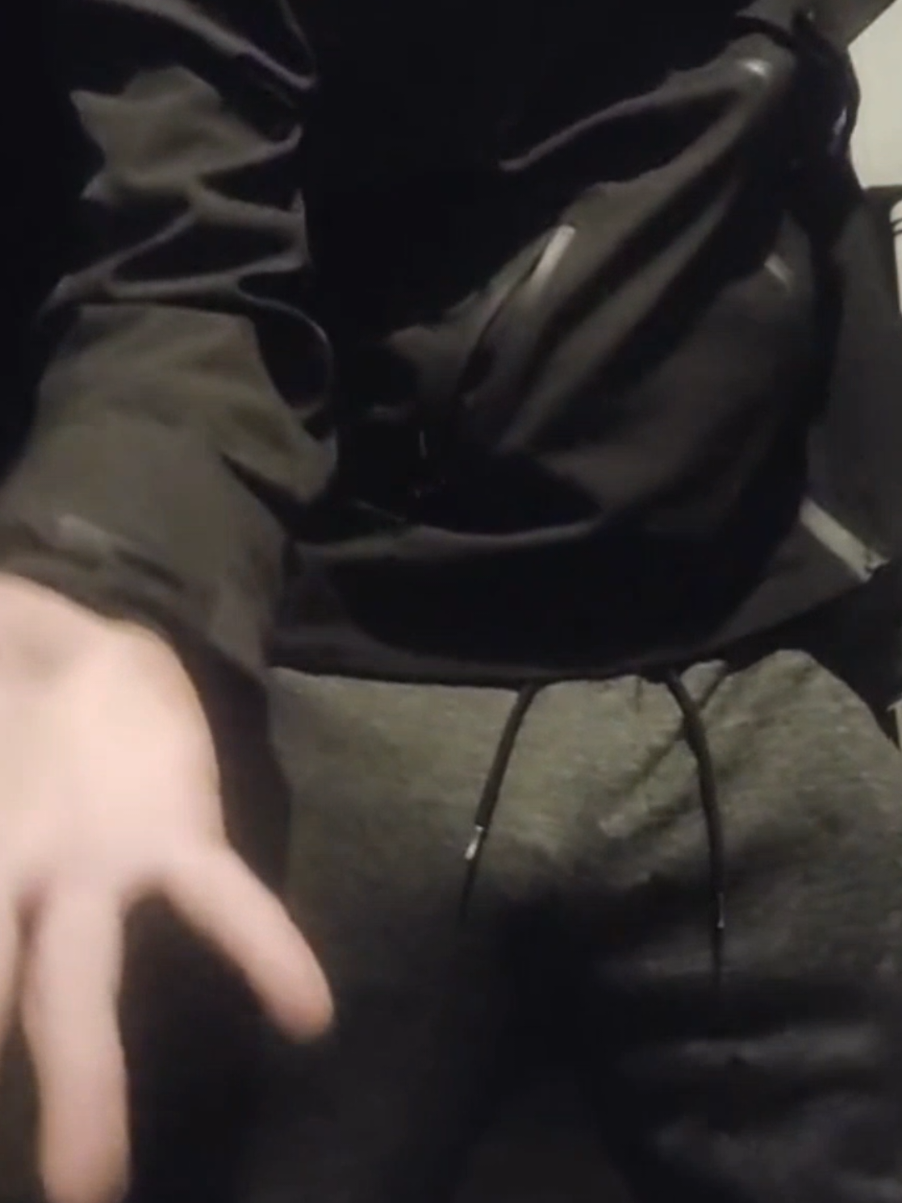 @Rezzy Chills