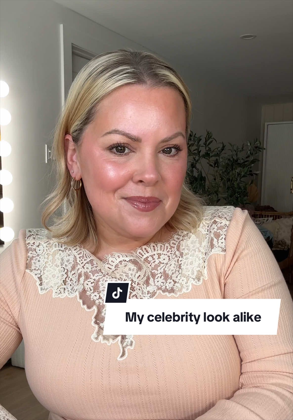 @SELENA &bull; Makeup Artist