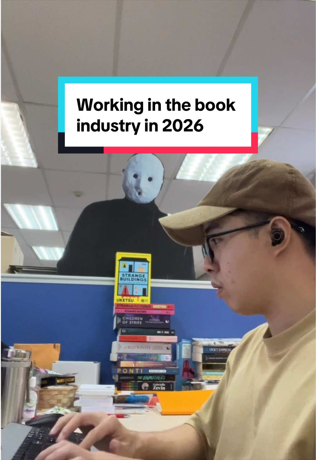 @DefinitelyBooks