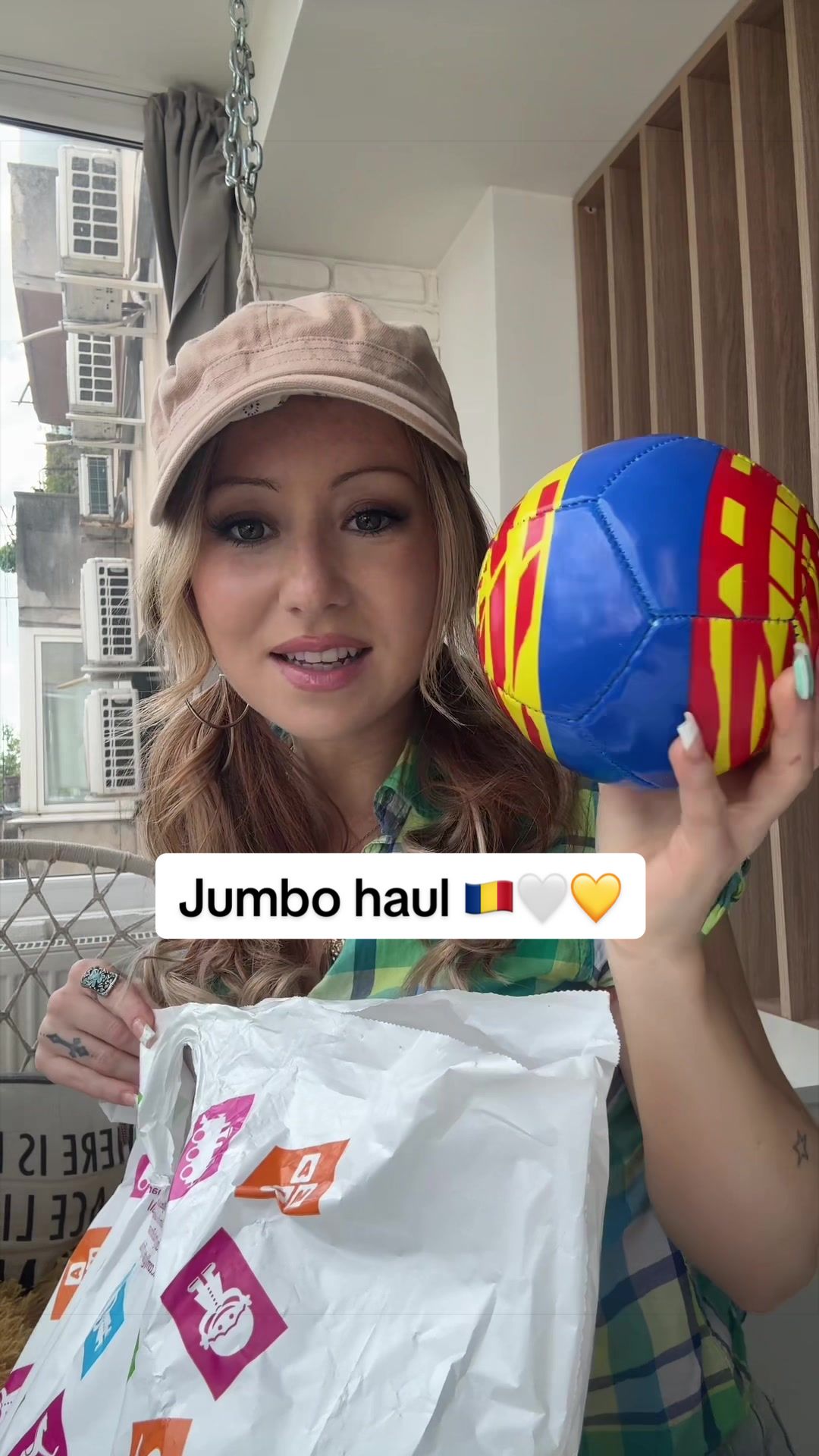 @Sarah Chio