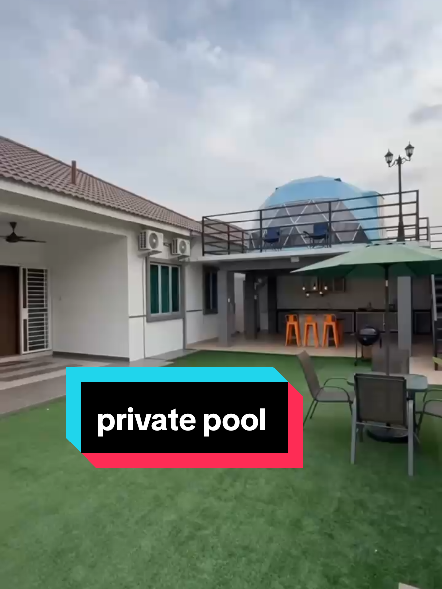 @homestaymelakaprivatepool