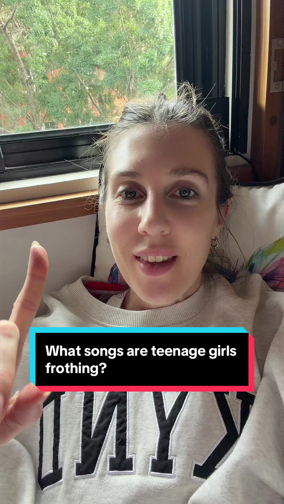@phoebeparsons__