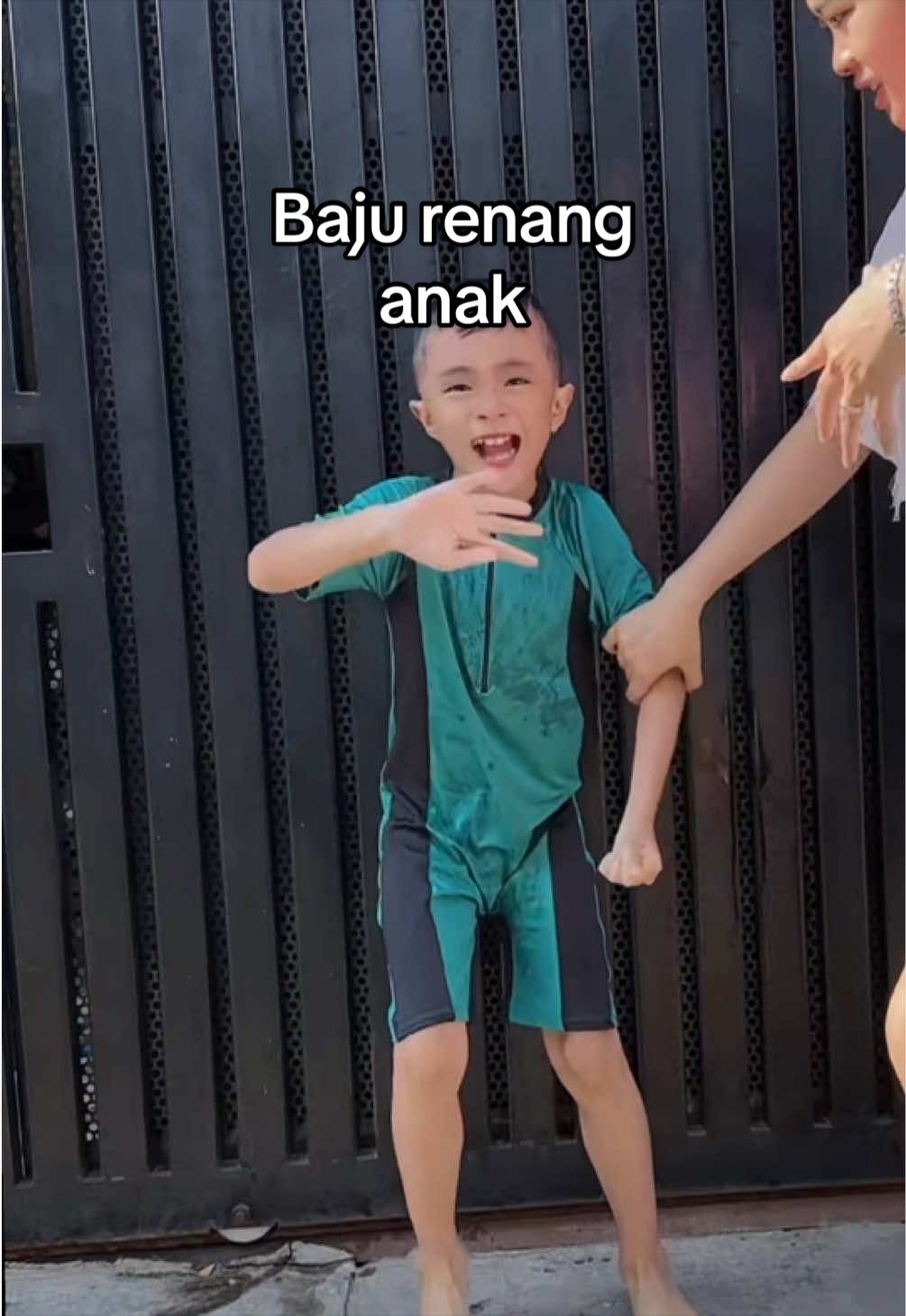 @EkaNis14