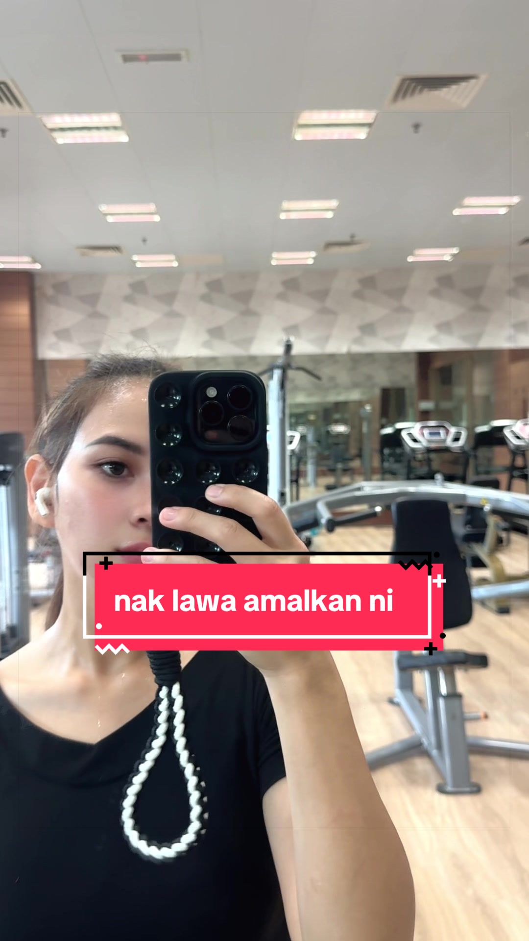 @Nora Lunia