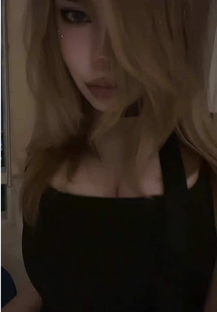 @paledollie