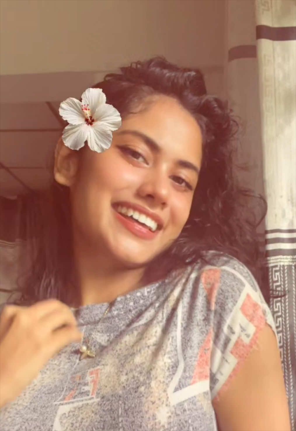 @MAYA 💫