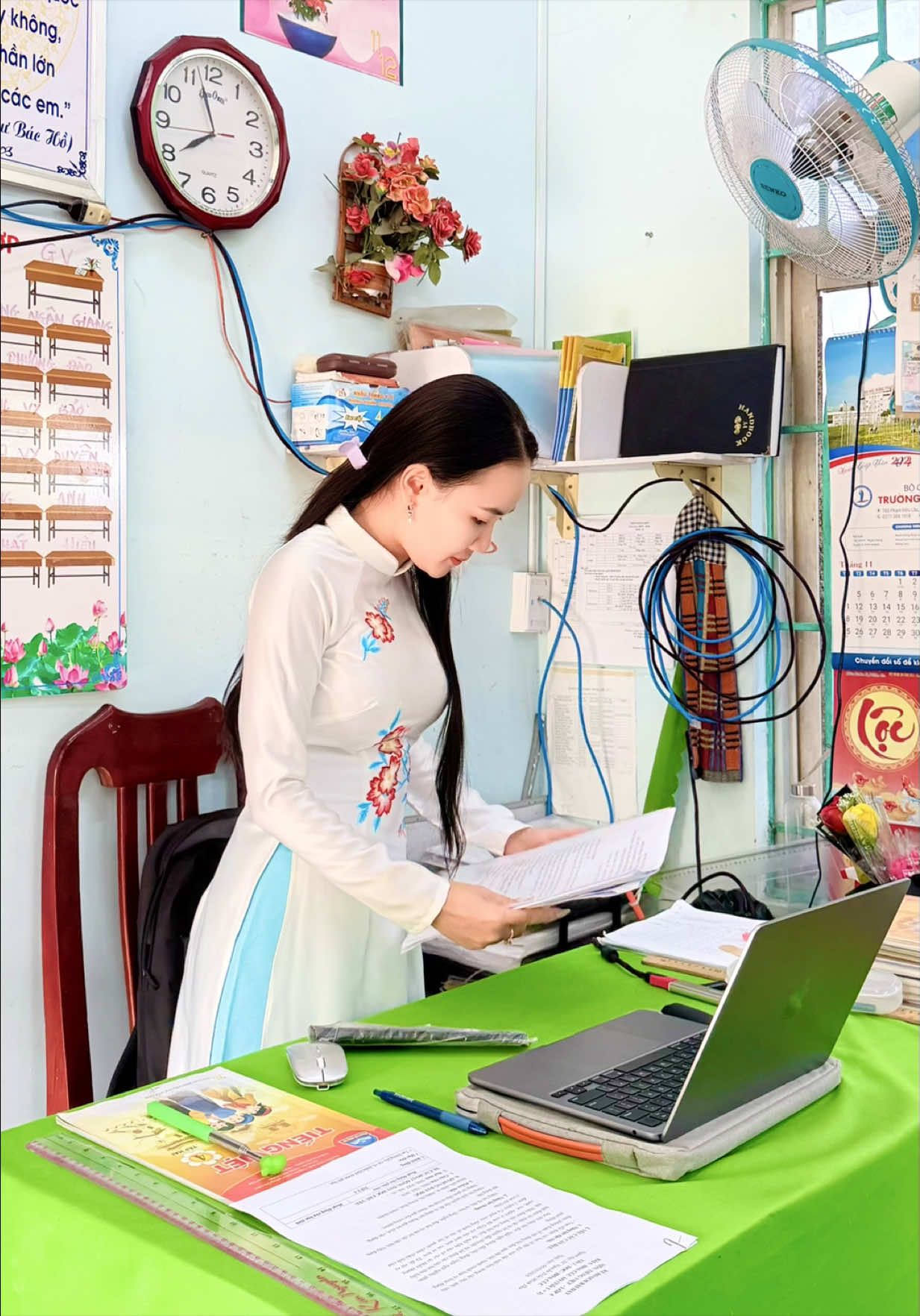 @C&ocirc; gi&aacute;o Miền T&acirc;y 👩🏼&zwj;🏫💌