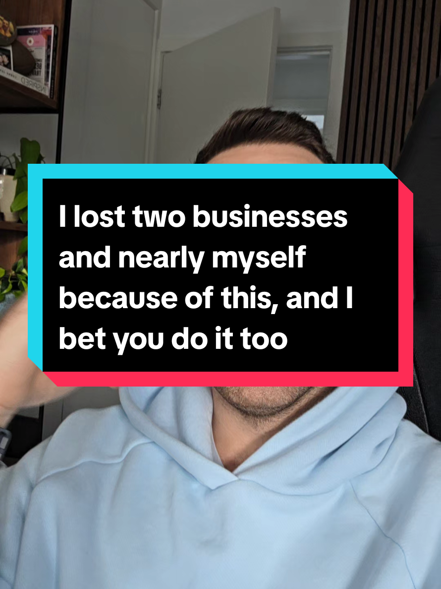 @travismurrells_