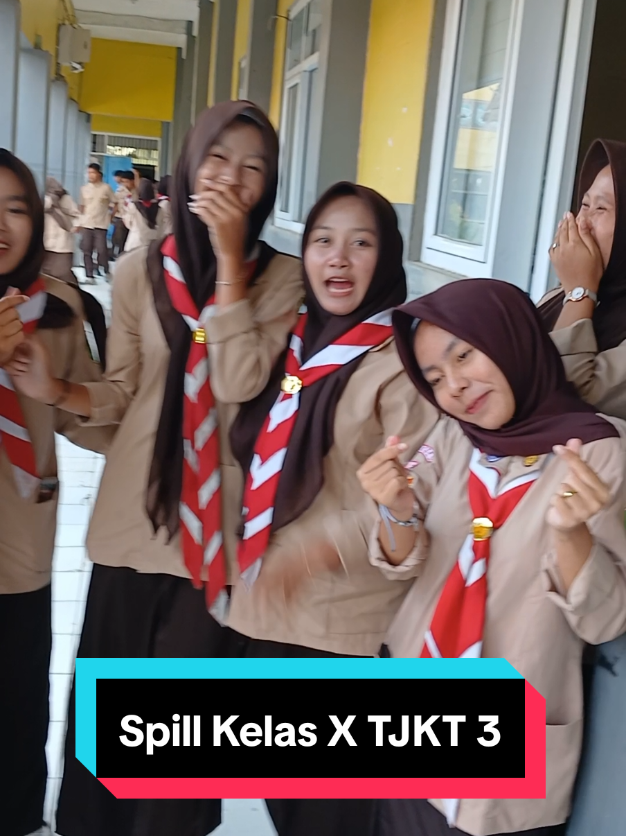 @Galeriku_di_Sekolah