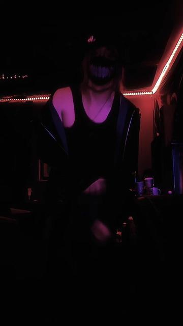 @☆ E҉C҉H҉O҉ ⛧ 🇨🇦