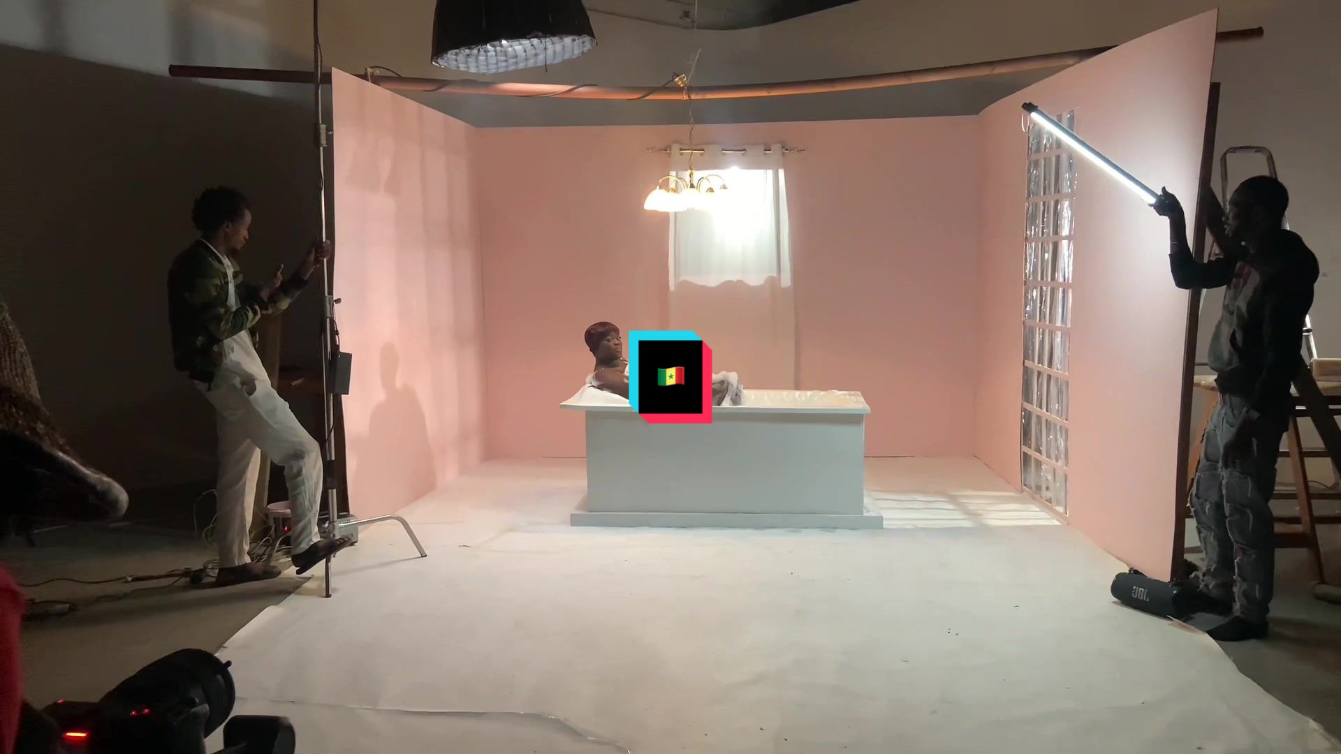 @🥷