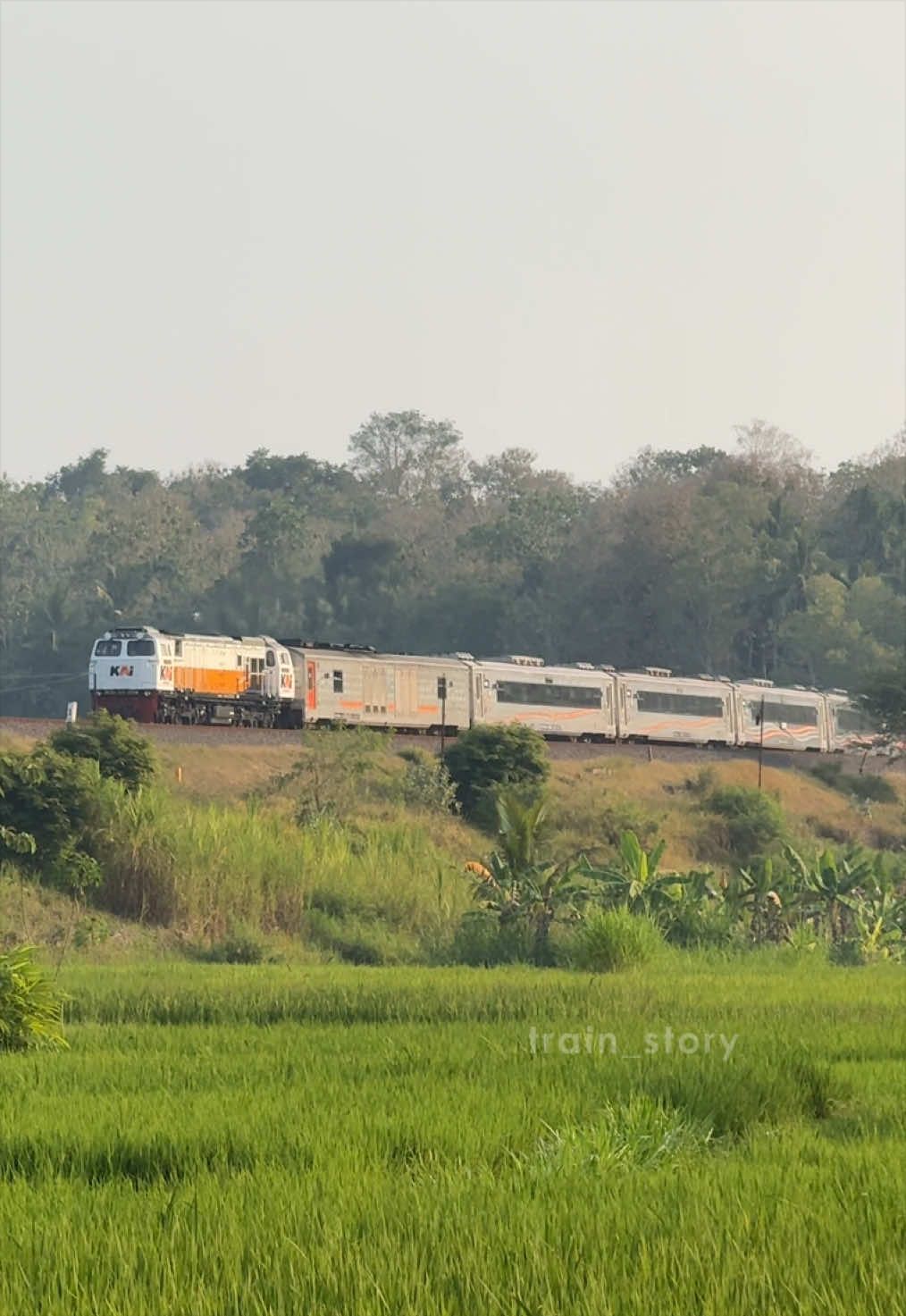 @Train_Story