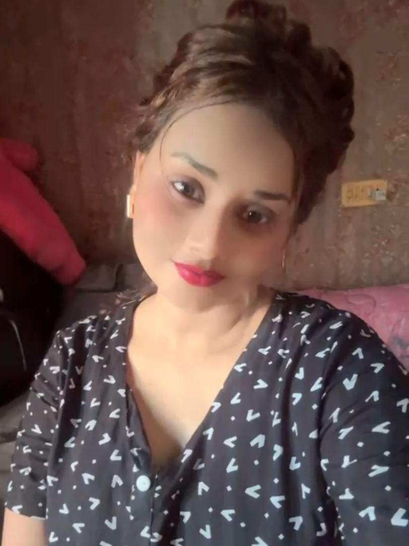 @इलियान्सी मुखिया CinDeRelLa🧚✨