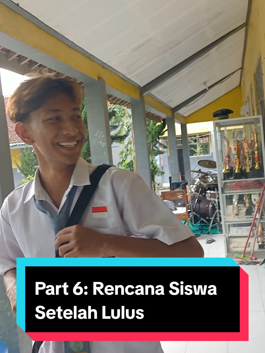 @Galeri Bu Ni di Sekolah