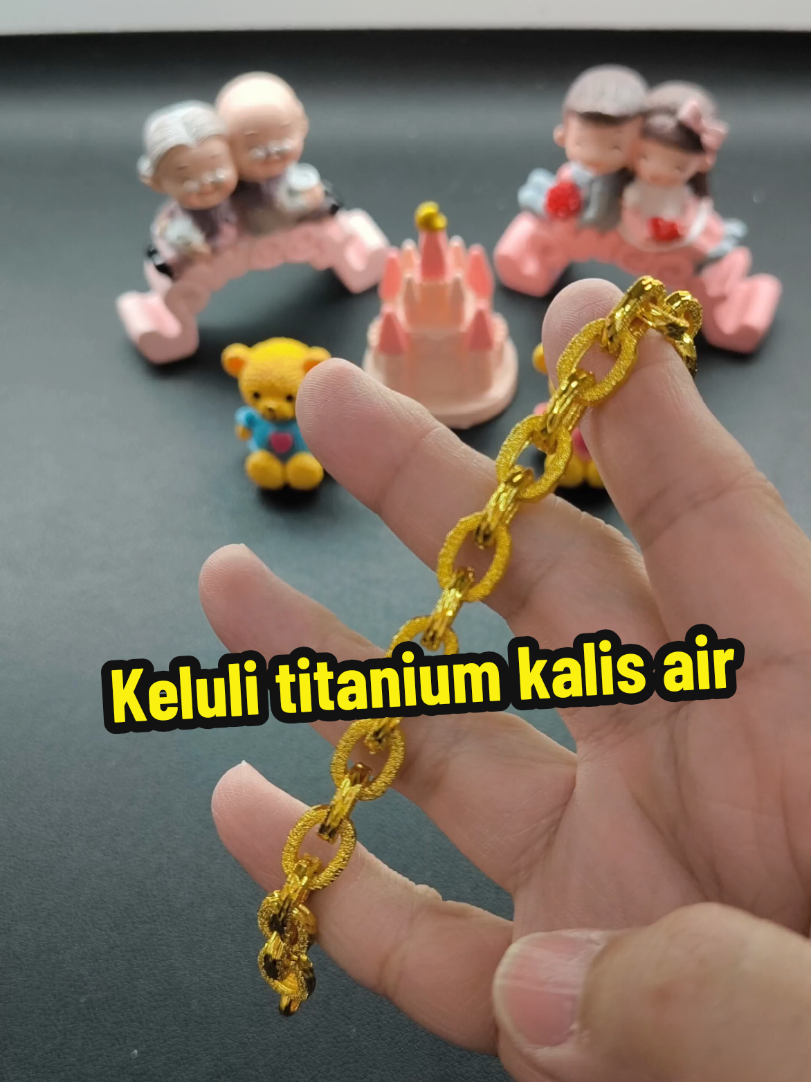 @FashionForUshop
