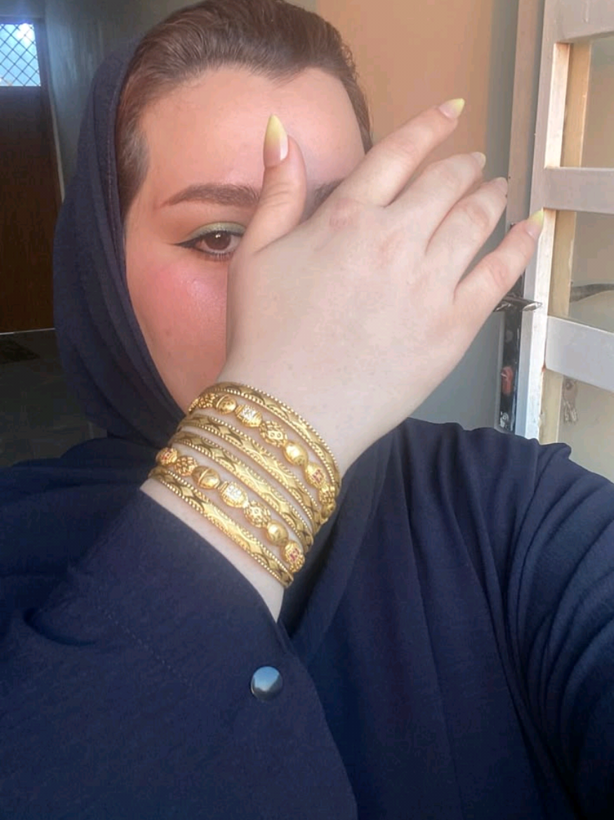 @زهورعطشانة