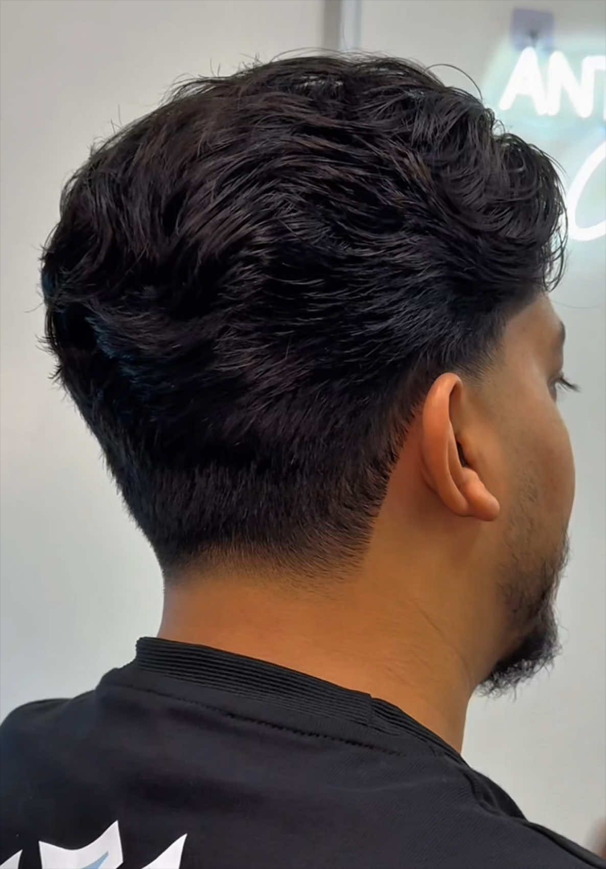 @Sydney Barber • Anto Cuts ๐