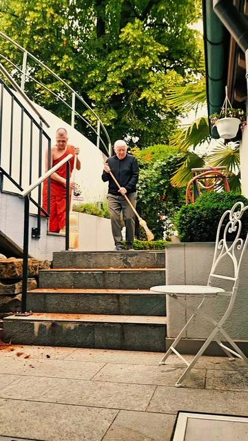 @Dhammaghosananda