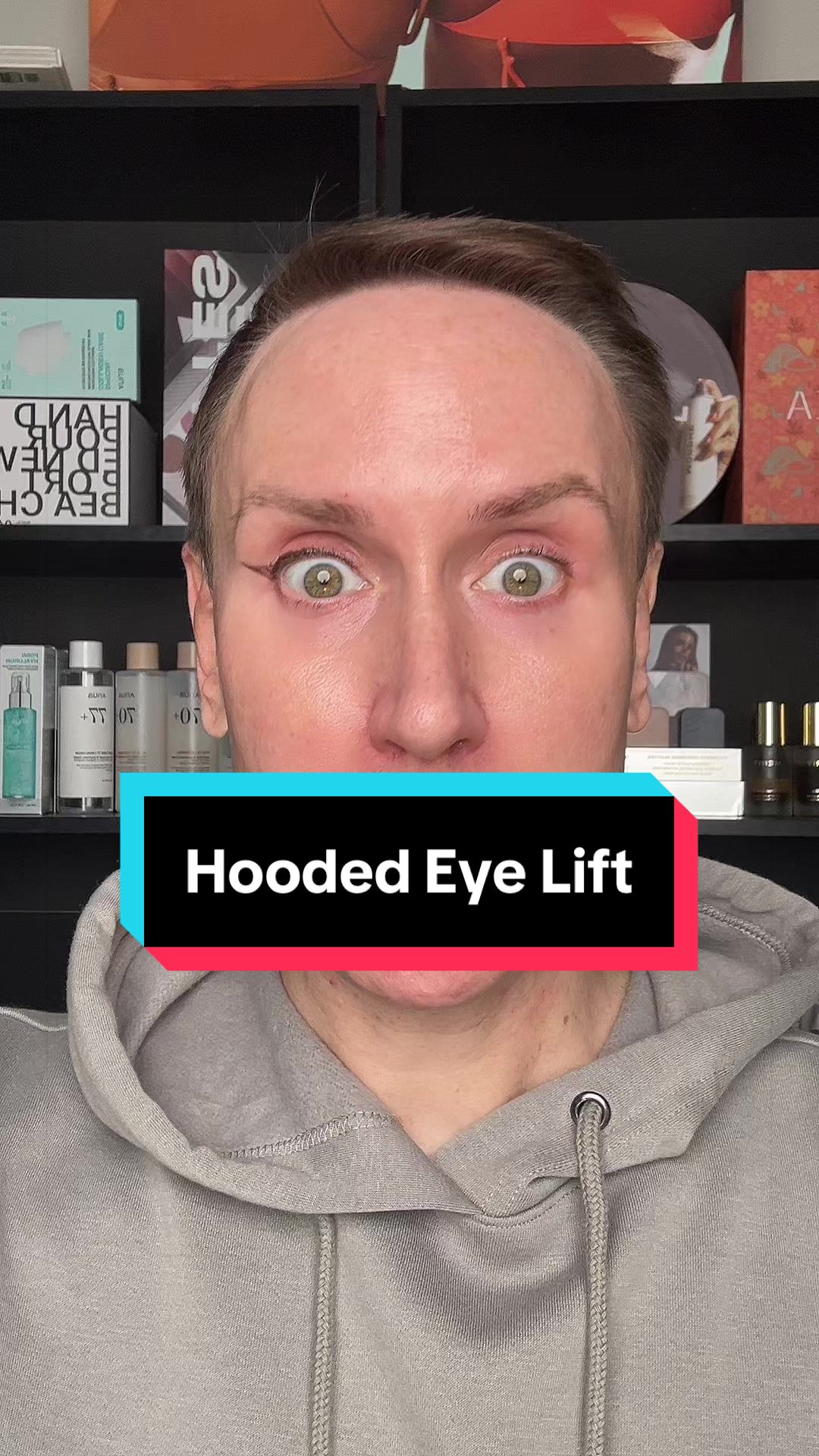 @Mister.makeupartist (Trevor)