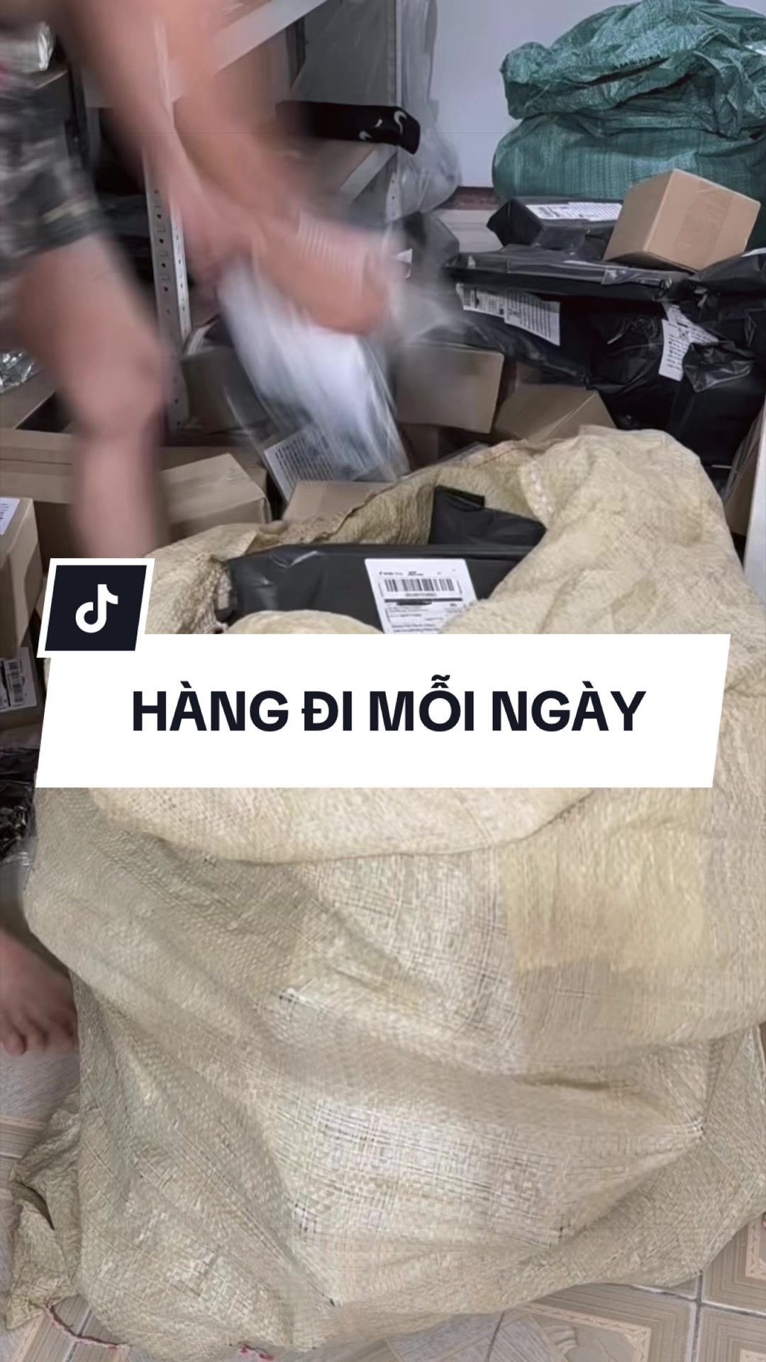 @Kh&aacute;nh &Aacute;o Nịt Tomboy Trans