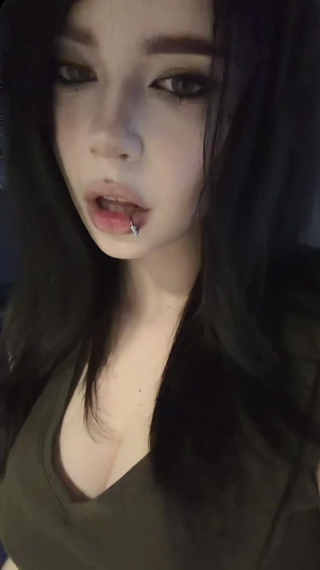@paledollie
