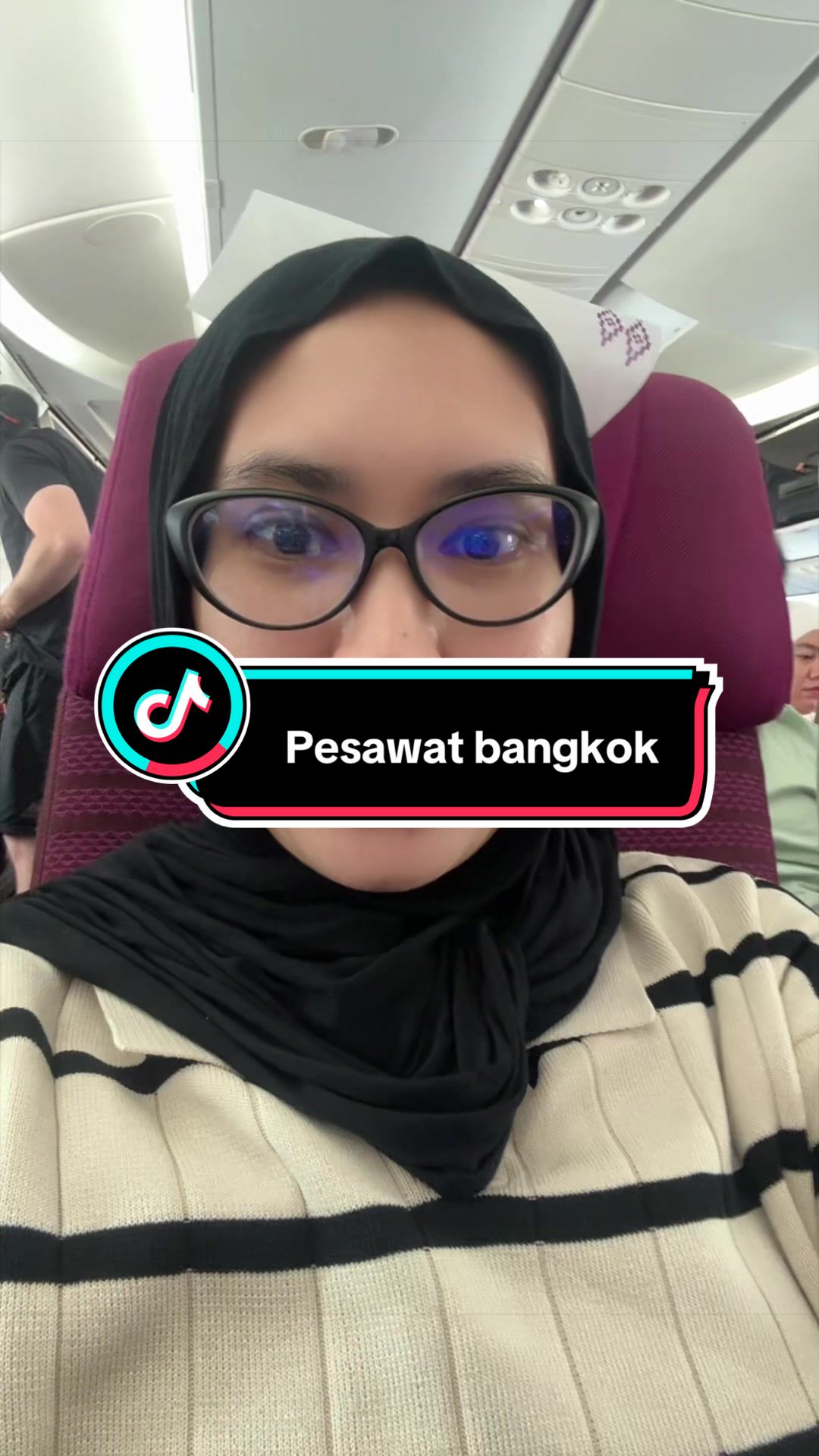 @Icabeee_
