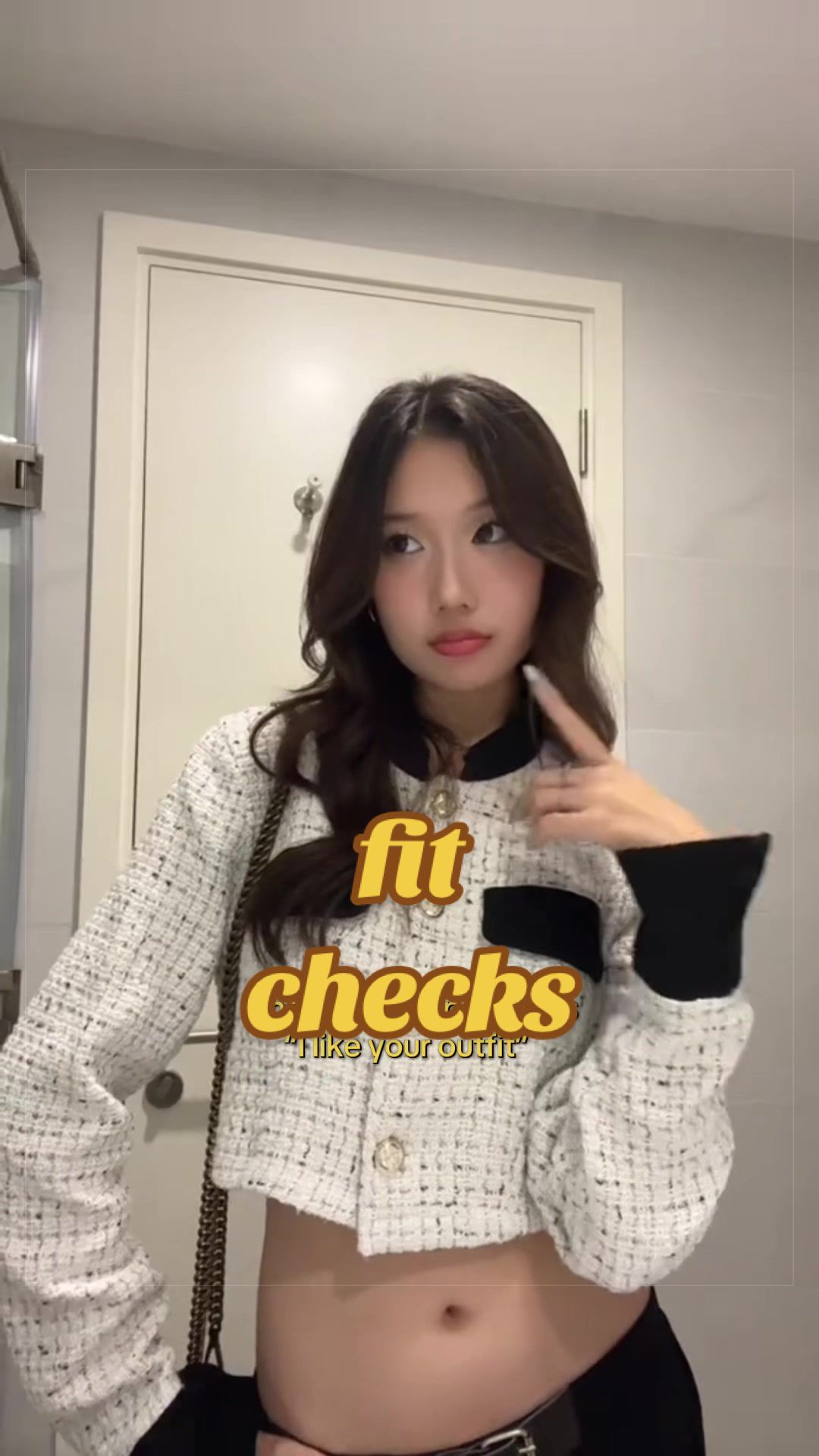 @由由