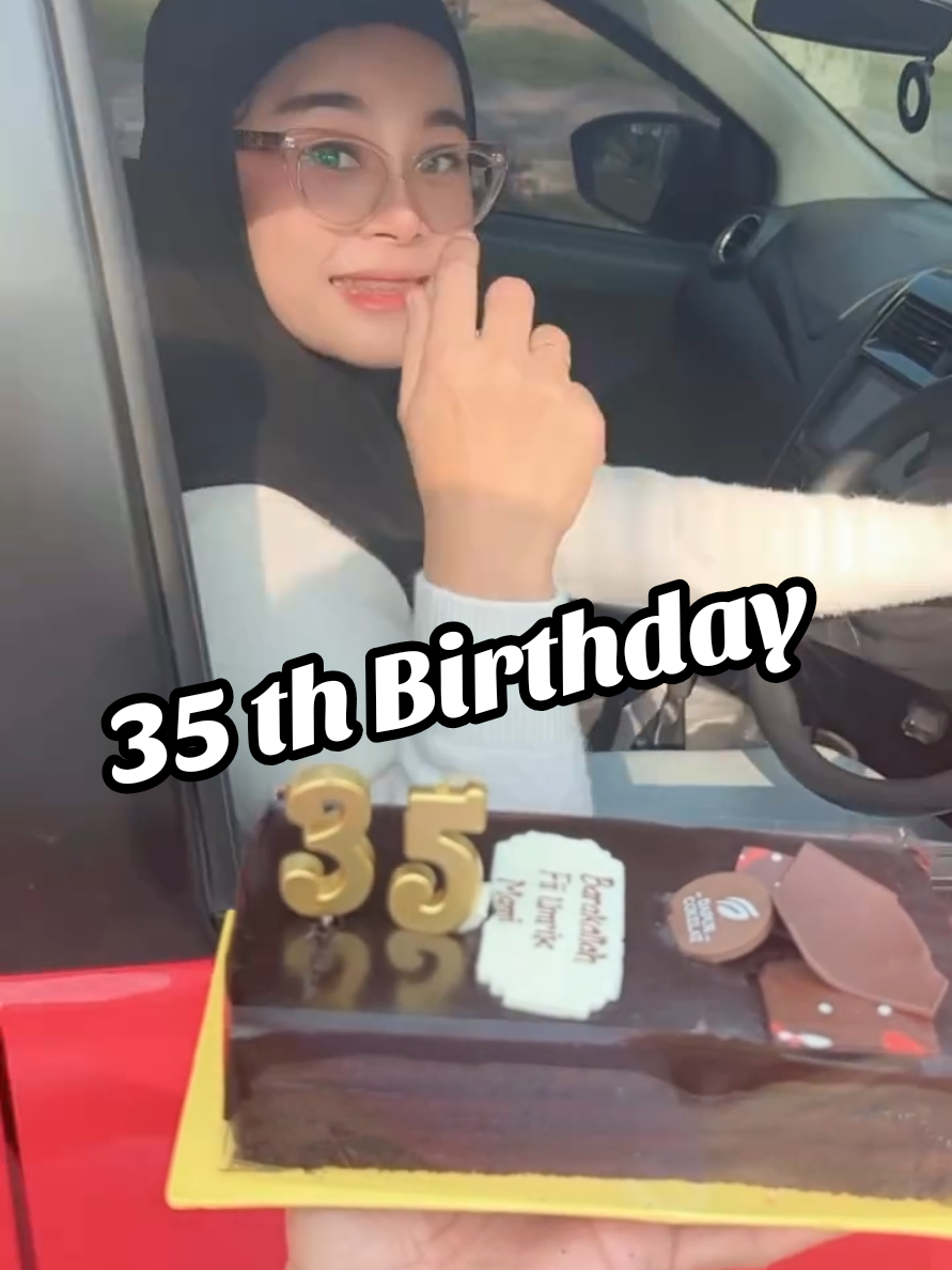 @AZRINA VEIL