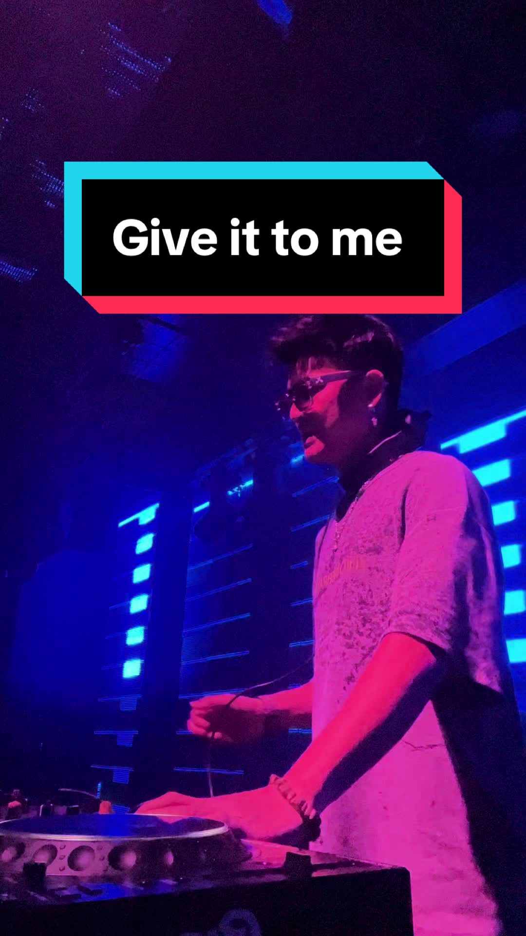 @DJ C&Ocirc;NG MIO