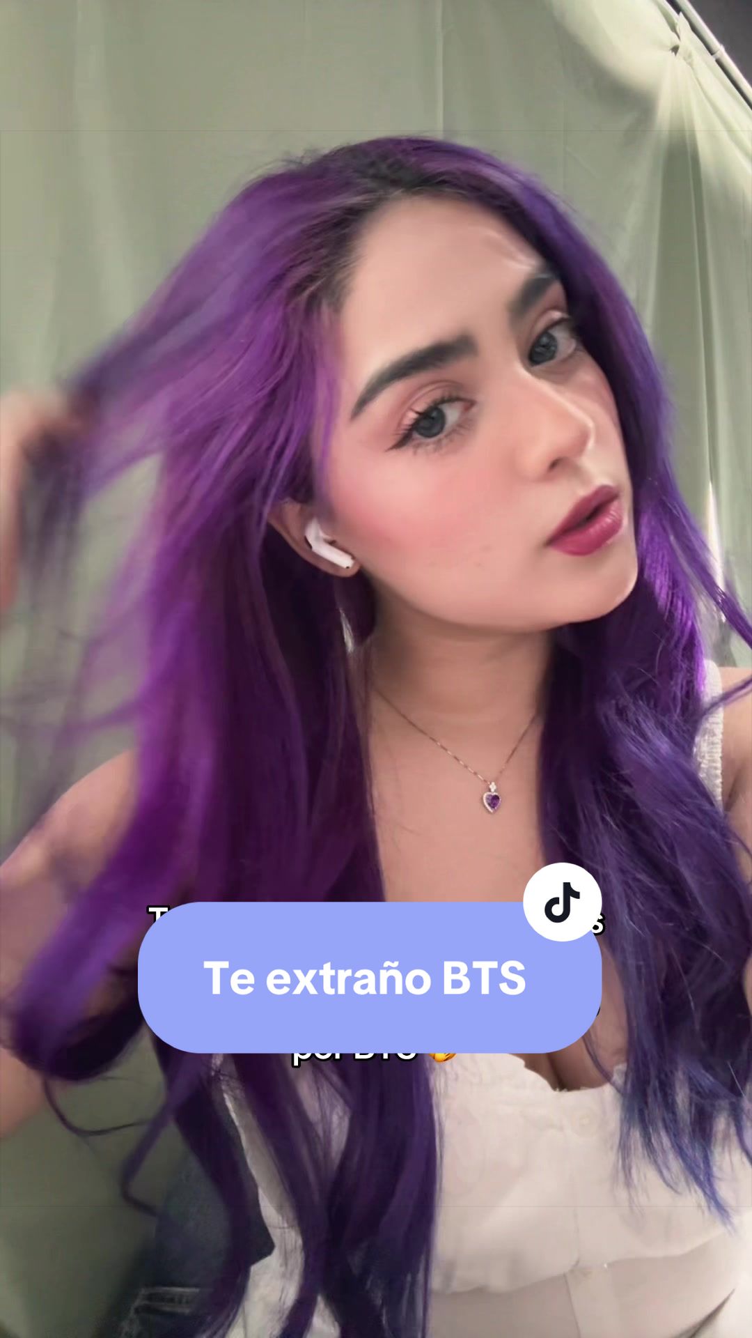 @anahiposada_