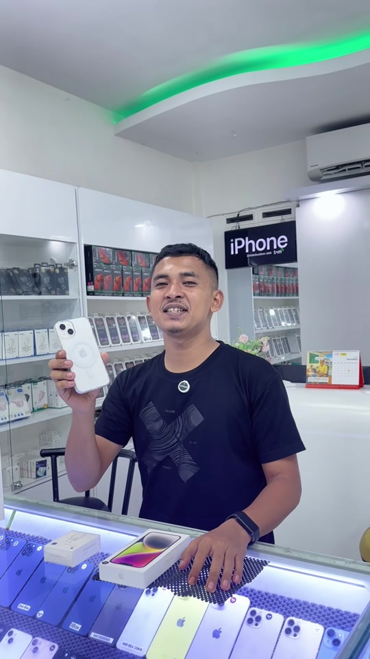 @EOS IPHONE STORE