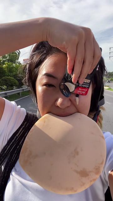 @โมเมไม่โมเม