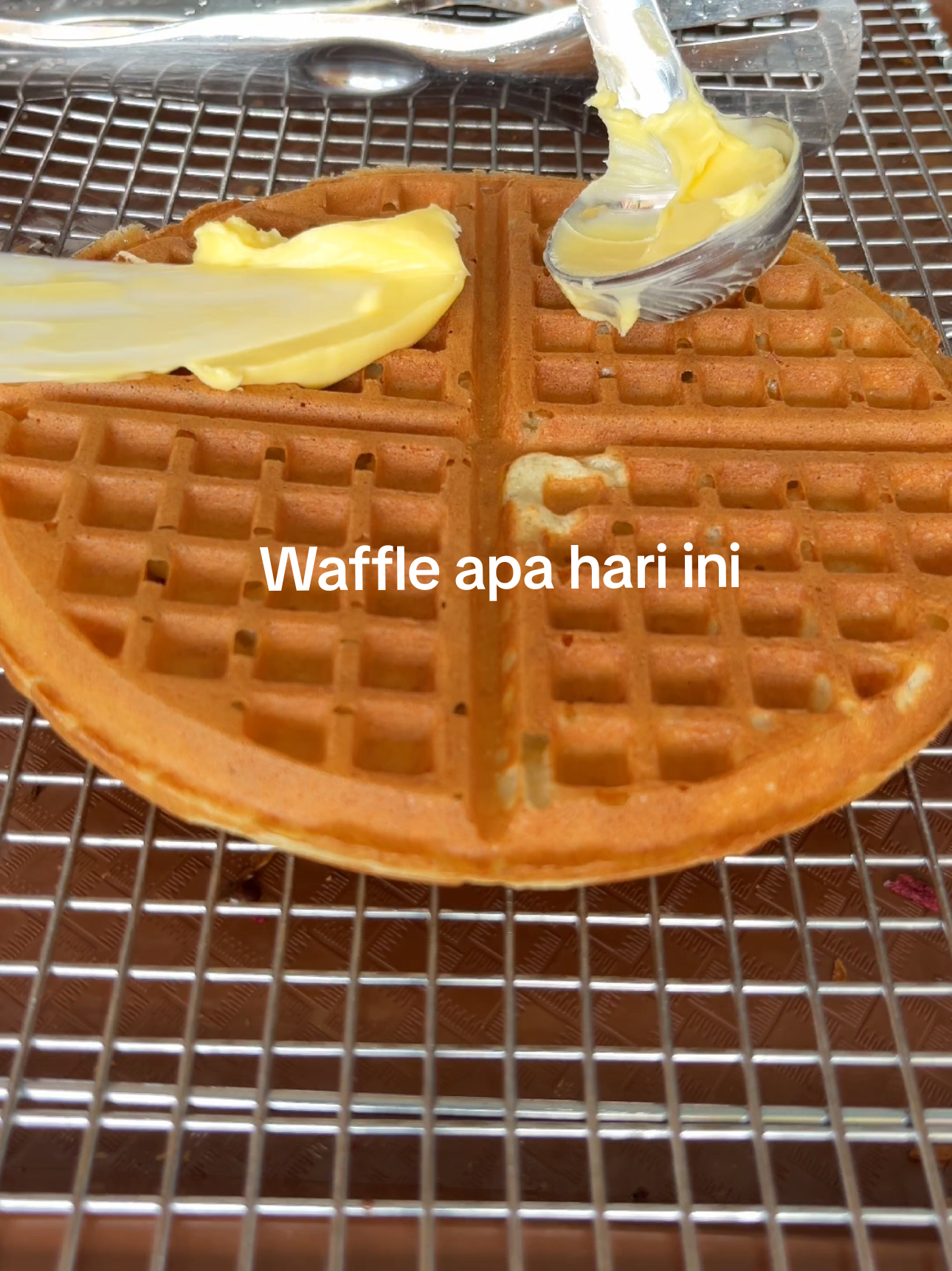 @Famous Waffle